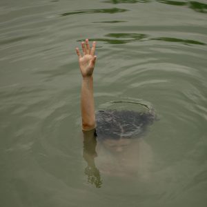 picture of a girl drowning